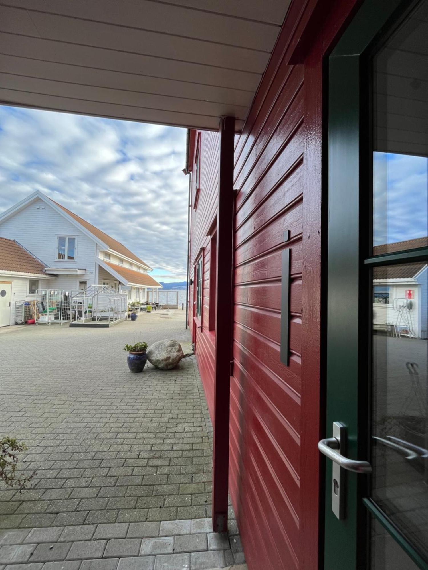 Sjoberg Hotell Og Ferie Leiligheter Østhusvik Zewnętrze zdjęcie
