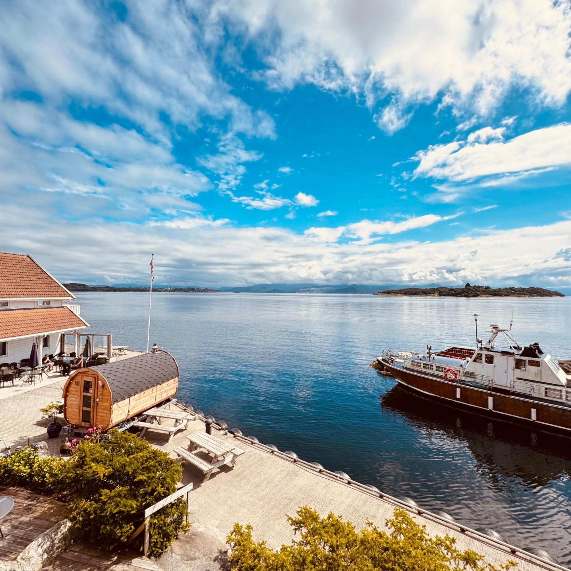 Sjoberg Hotell Og Ferie Leiligheter Østhusvik Zewnętrze zdjęcie