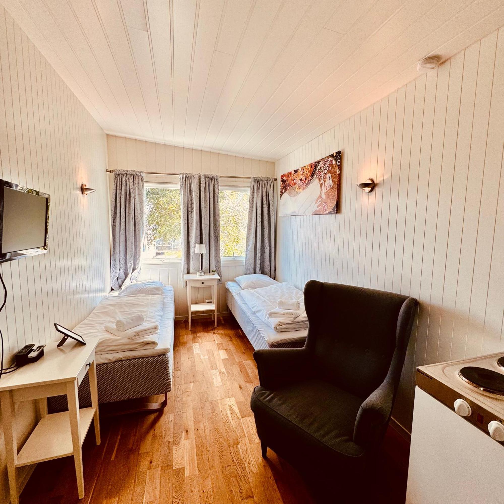 Sjoberg Hotell Og Ferie Leiligheter Østhusvik Zewnętrze zdjęcie